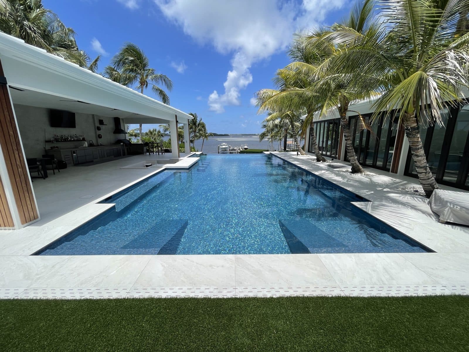 Waterfront residence, Residential