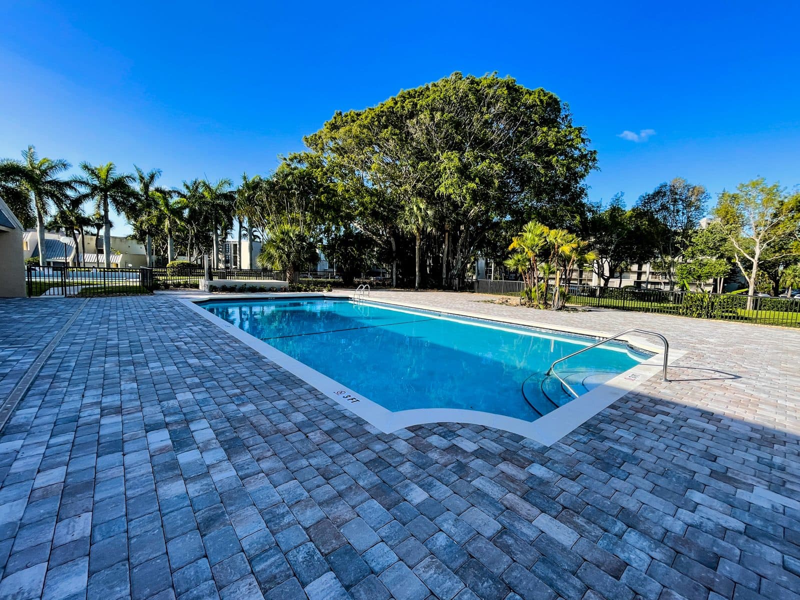Boca Bayou Pool, Commercial