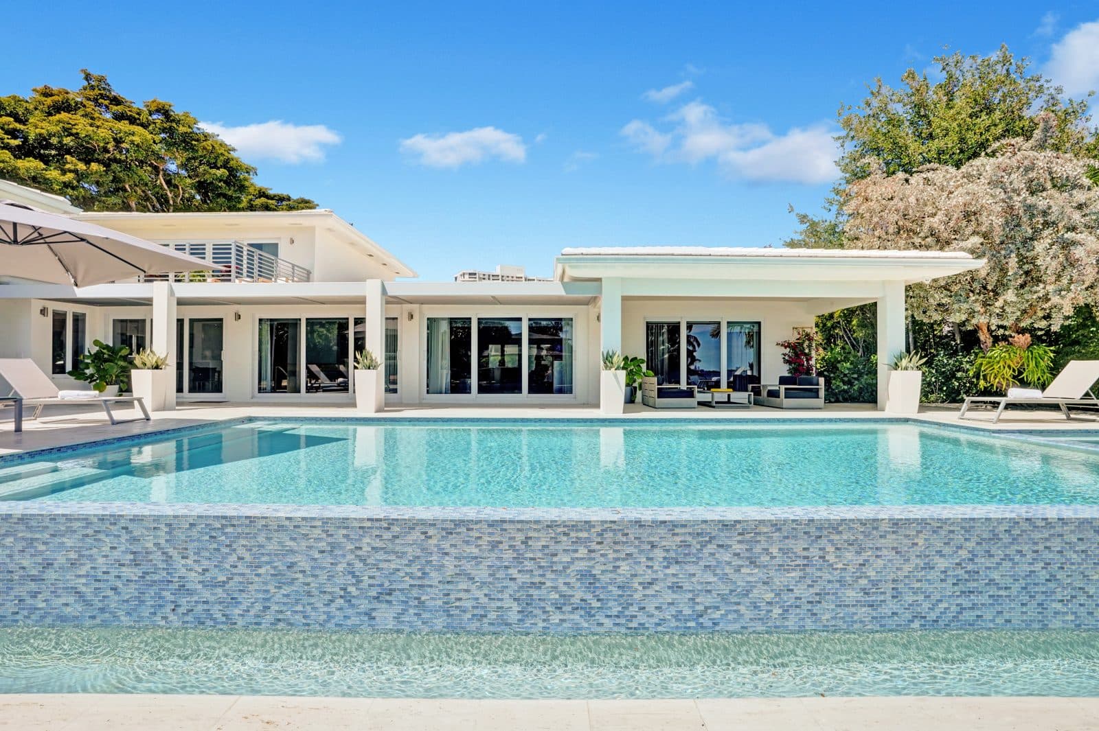 Modern residence, Residential