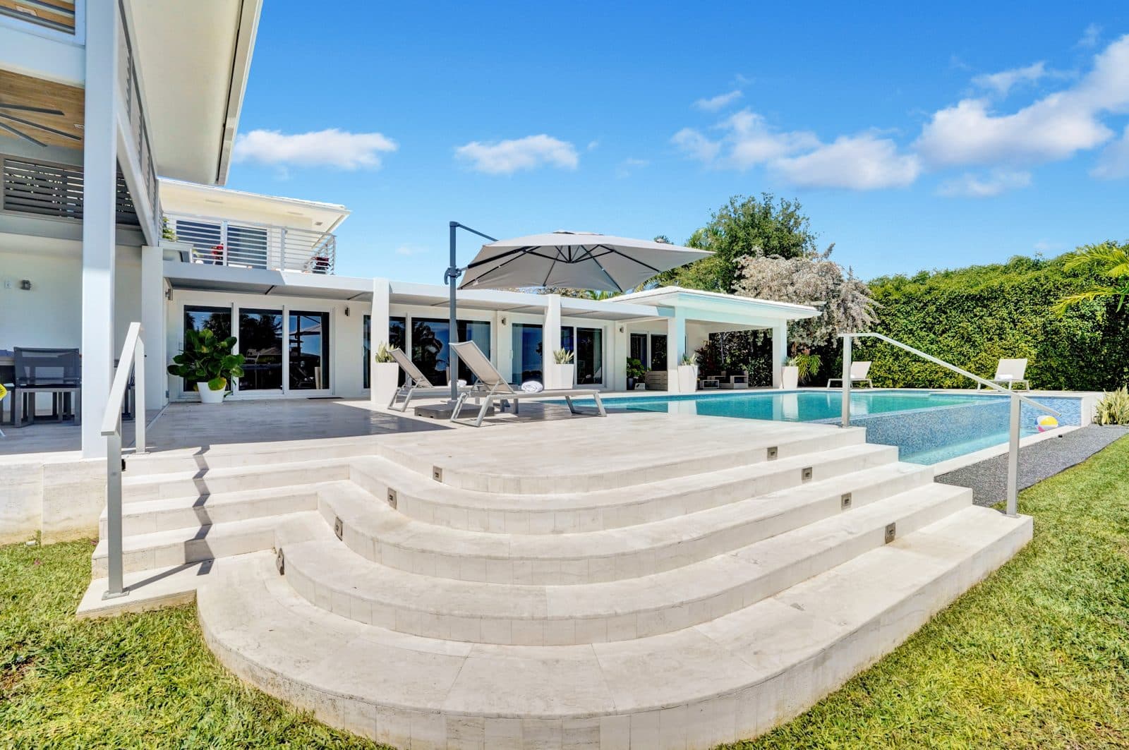 Luxury pool, Residential