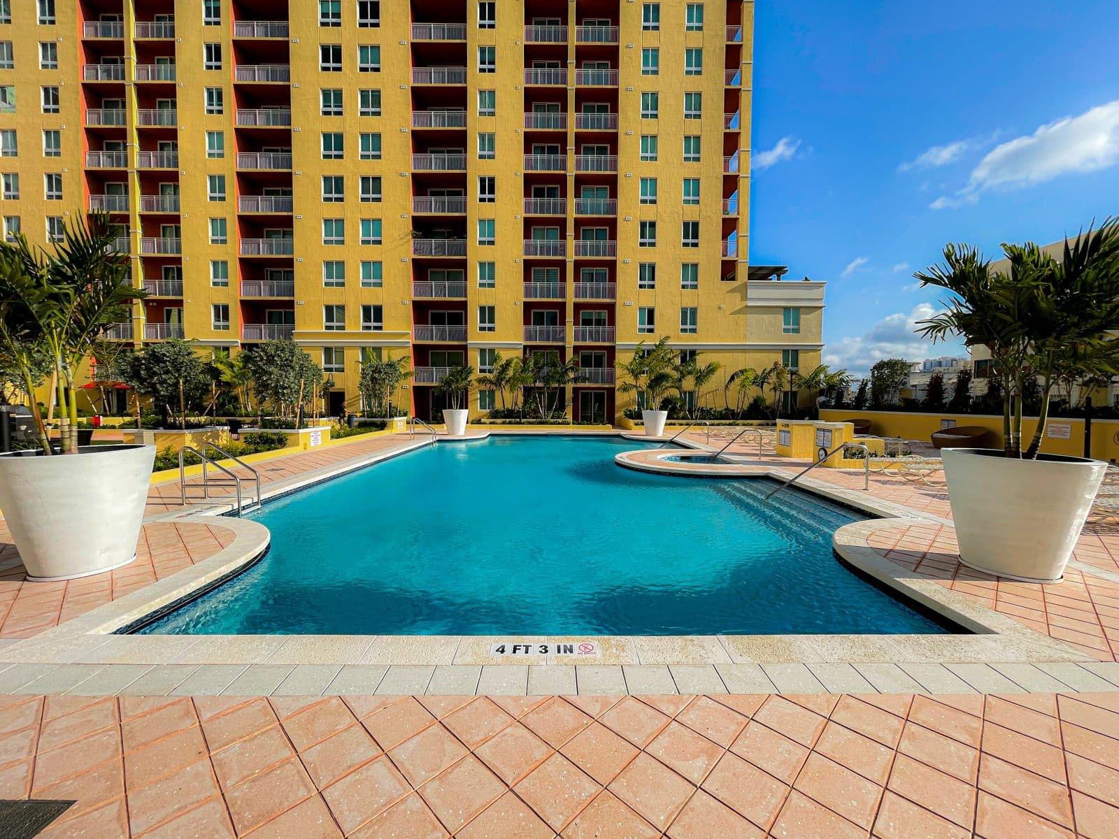 Rooftop pool, Commercial